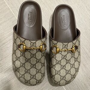 Women’s Gucci mule size 38.5 worn once for ten min! I’m a true 9 and took 38.5